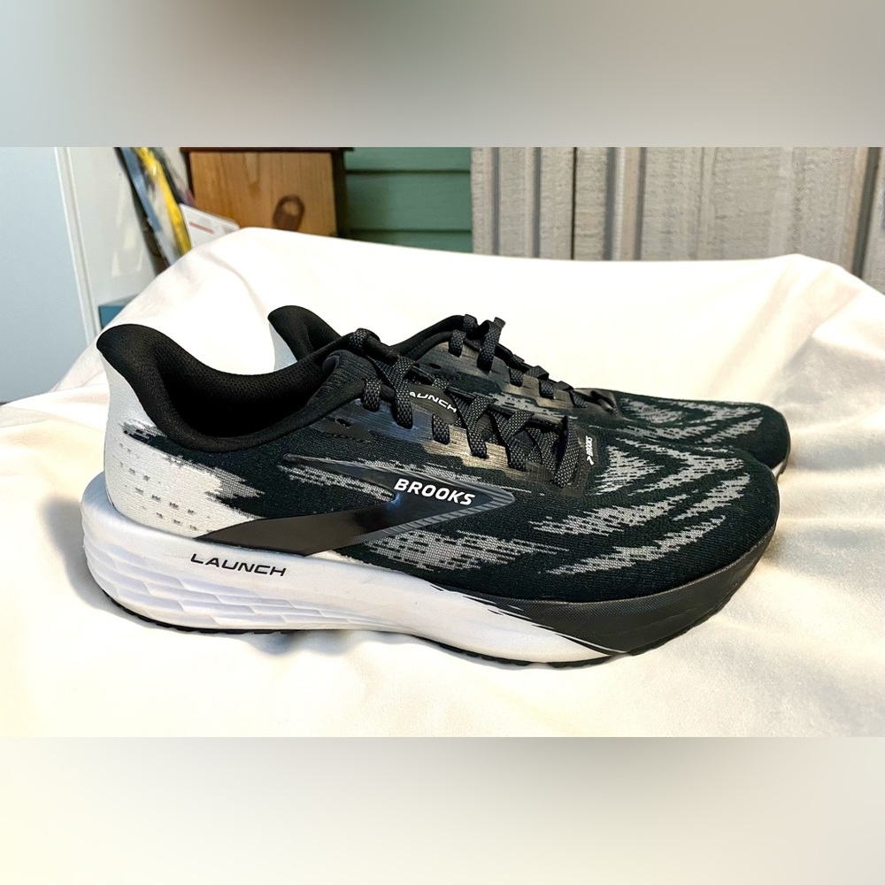 *NWOB* Brooks Launch 11 Shoes - Running/ Black~White -(1104501D087) - Mens Sz 8 - Picture 4 of 8